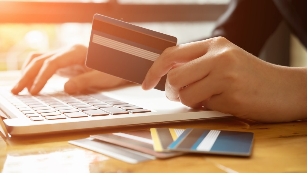 ce-mai-trebuie-sa-stii-cand-transferi-bani-online