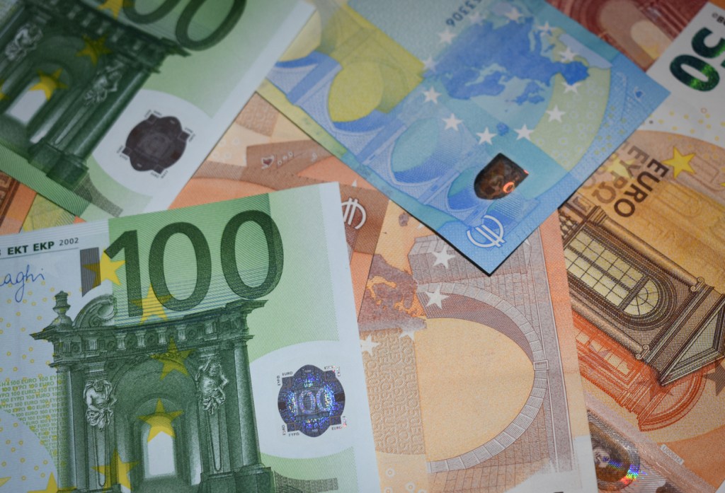 Cередня зарплата в Італії