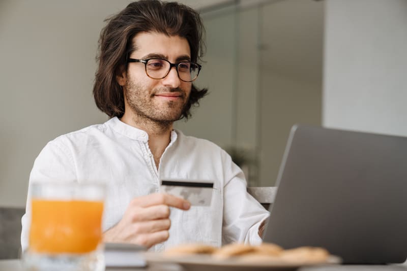 Порівняння Wise чи Revolut