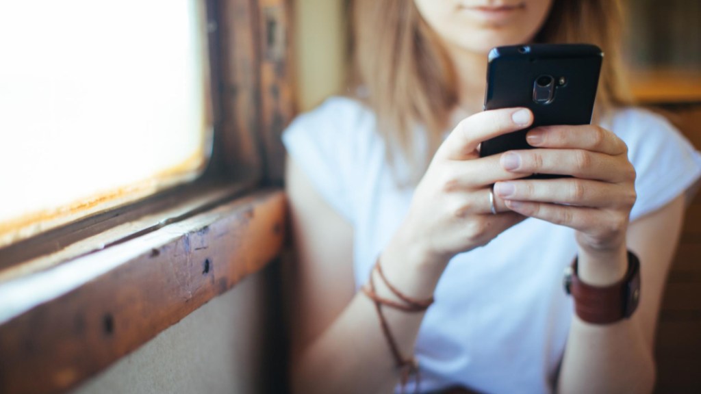 Прострочений паспорт за кордоном