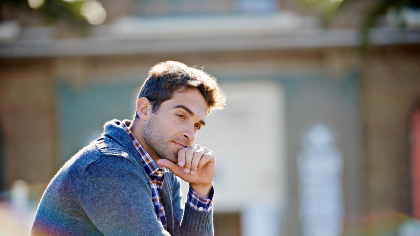 Прострочений паспорт за кордоном: куди звертатись?