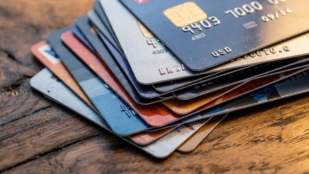 Sfaturi utile înainte de a alege un card fintech