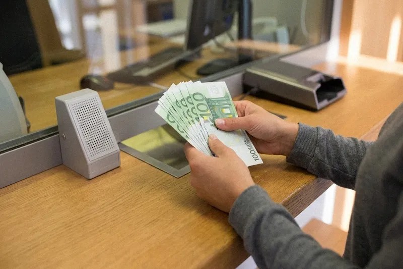 Ridicare bani Western Union – cum funcționează în România