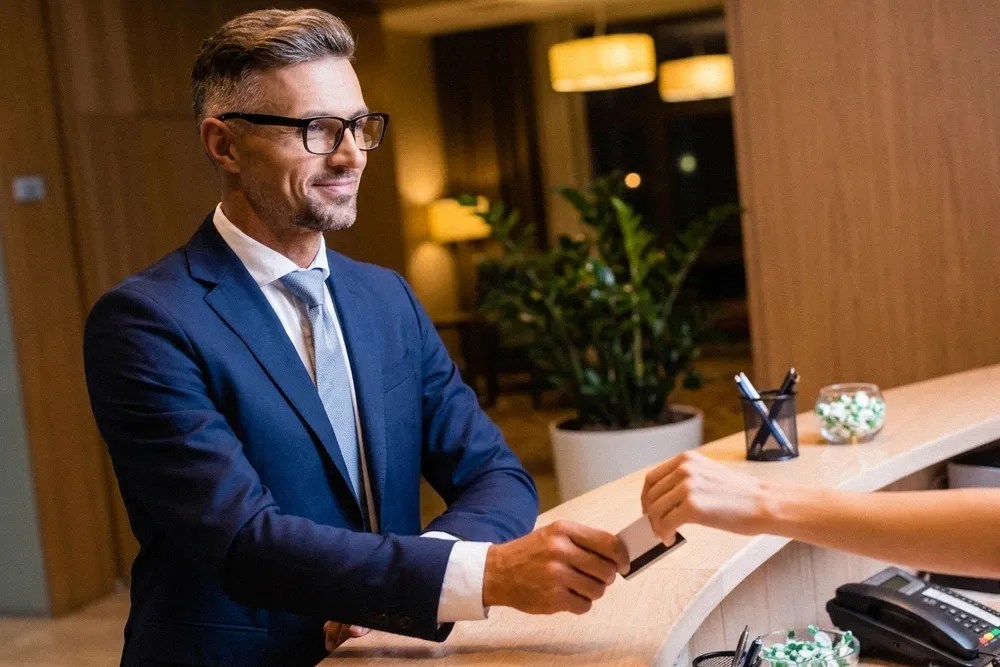 Card bancar gratis și Cont bancar francez fără dovadă de venit