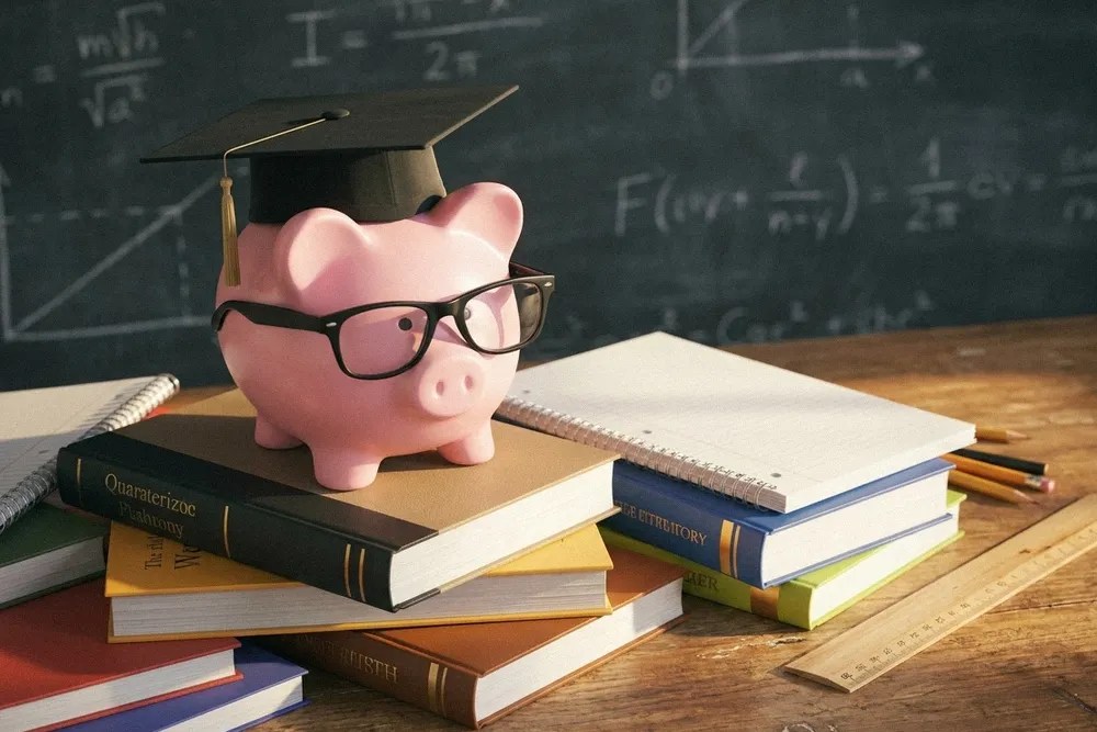 Educația financiară sau cel mai de nădejde prieten la bani