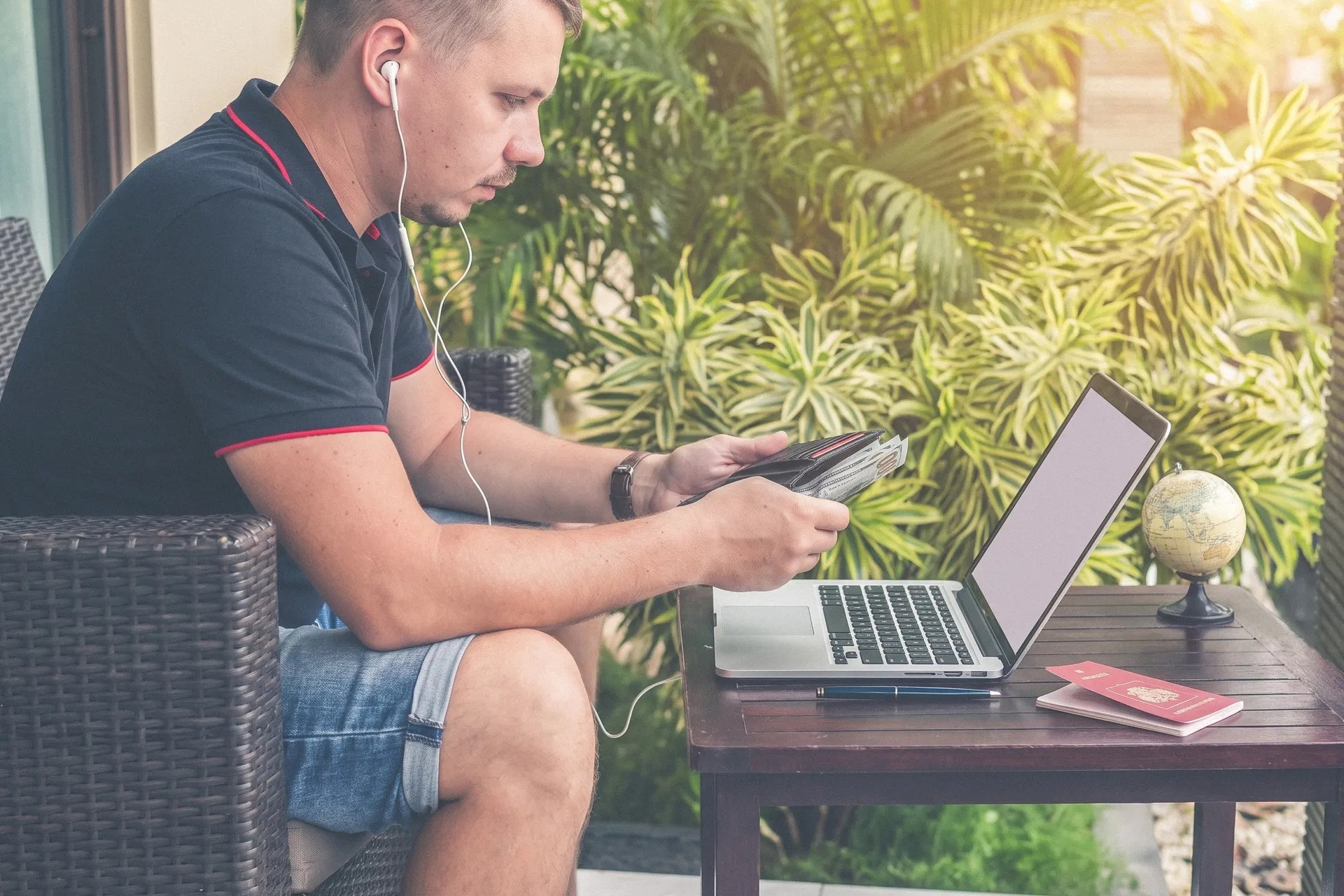 Почему TransferGo запрашивает документы и какие из них могут потребоваться?