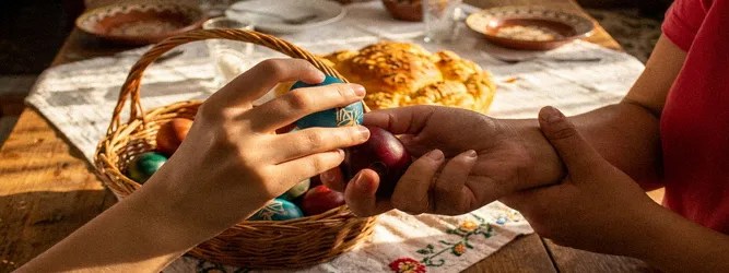 Cum sărbătoresc Paștele românii din Marea Britanie