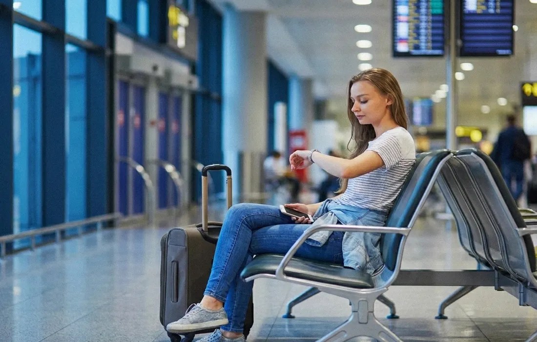 Wakacyjne problemy na lotniskach: jak uniknąć